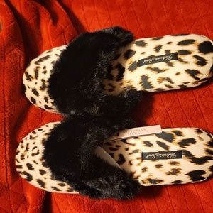 Victoria's Secret faux fur and leopard print slipper